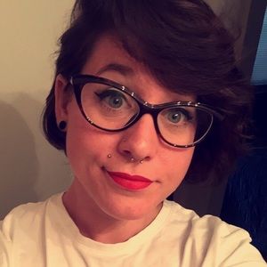 Meet your Posher, Courtney